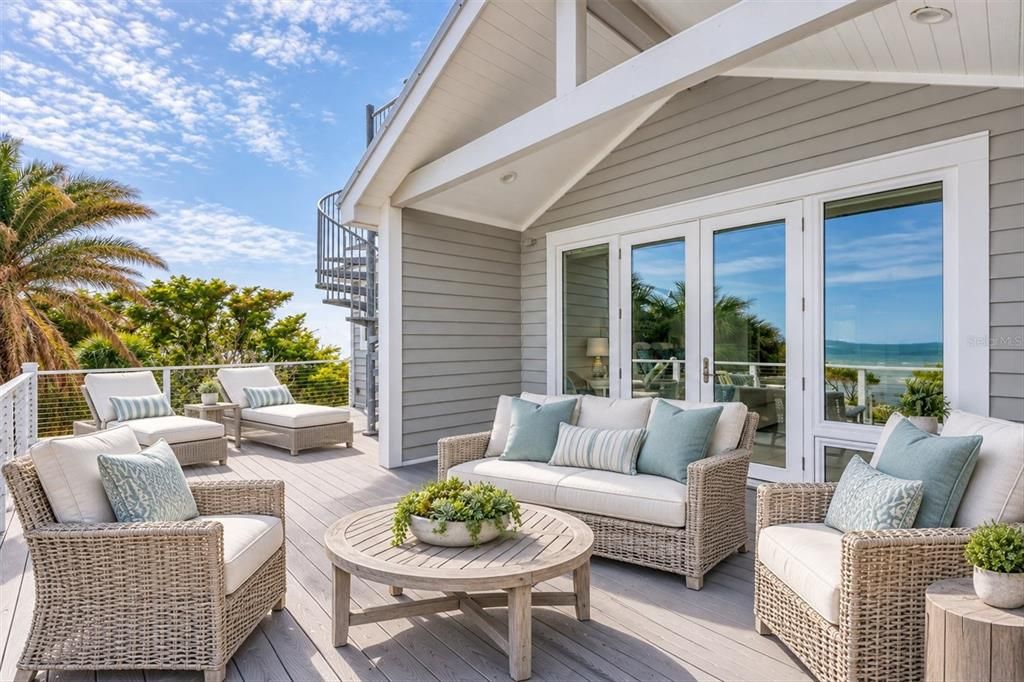 For Sale: $4,125,000 (3 beds, 3 baths, 3568 Square Feet)