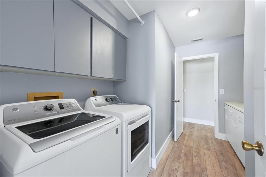 For Sale: $644,900 (3 beds, 2 baths, 2125 Square Feet)