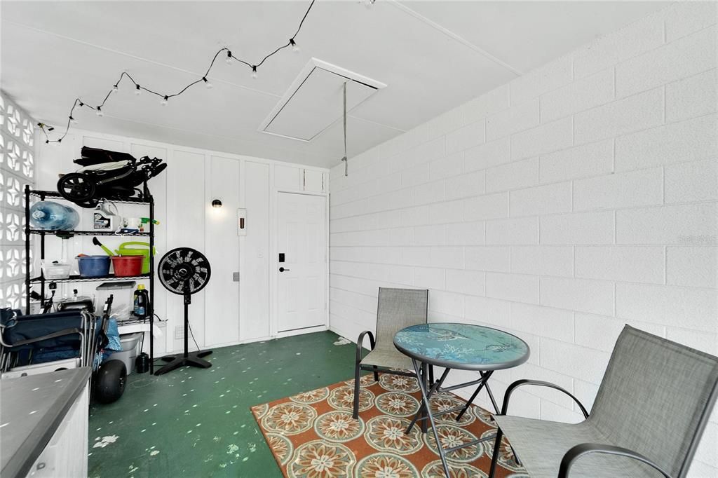 For Sale: $209,000 (2 beds, 1 baths, 1221 Square Feet)