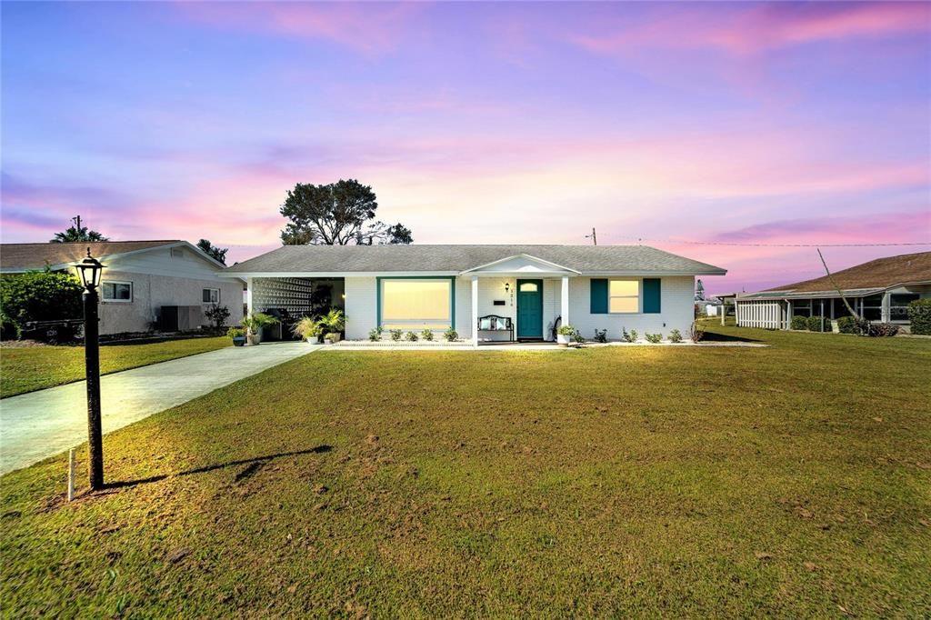 For Sale: $209,000 (2 beds, 1 baths, 1221 Square Feet)