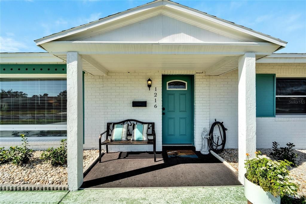 For Sale: $209,000 (2 beds, 1 baths, 1221 Square Feet)