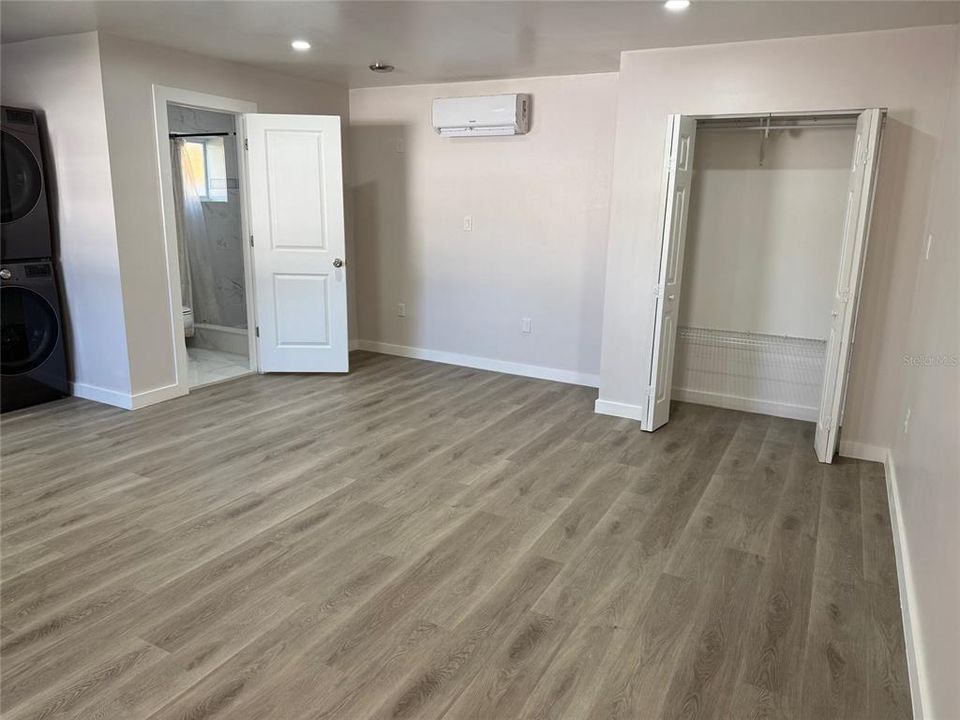 For Rent: $1,500 (0 beds, 1 baths, 460 Square Feet)
