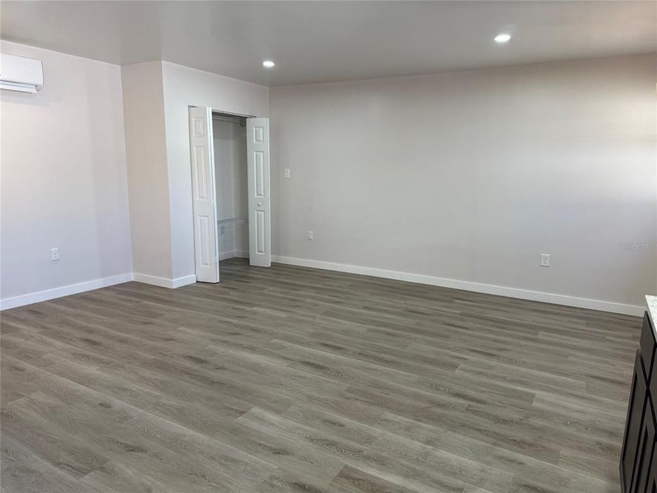 For Rent: $1,500 (0 beds, 1 baths, 460 Square Feet)