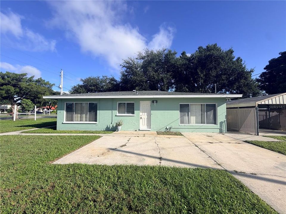 For Rent: $2,200 (4 beds, 2 baths, 1807 Square Feet)