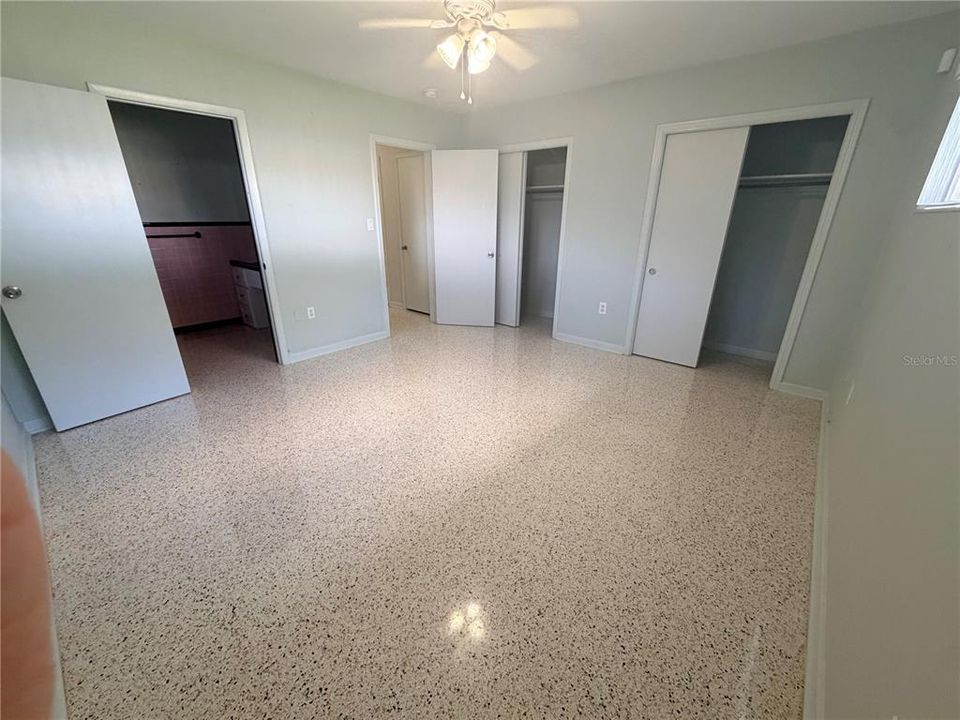 For Rent: $2,200 (4 beds, 2 baths, 1807 Square Feet)