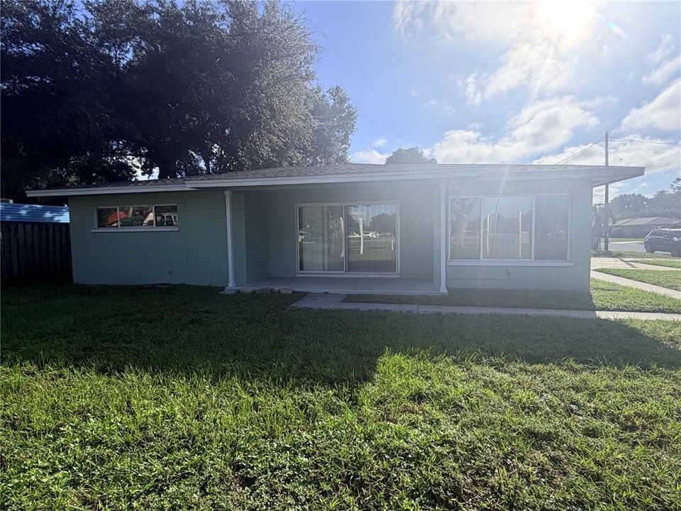 For Rent: $2,200 (4 beds, 2 baths, 1807 Square Feet)