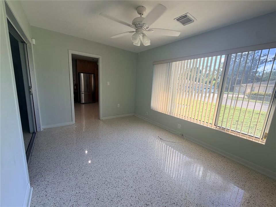 For Rent: $2,200 (4 beds, 2 baths, 1807 Square Feet)