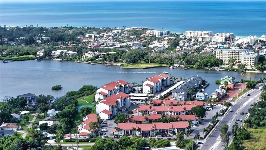 На продажу: $229,000 (1 спален, 1 ванн, 576 Квадратных фут)