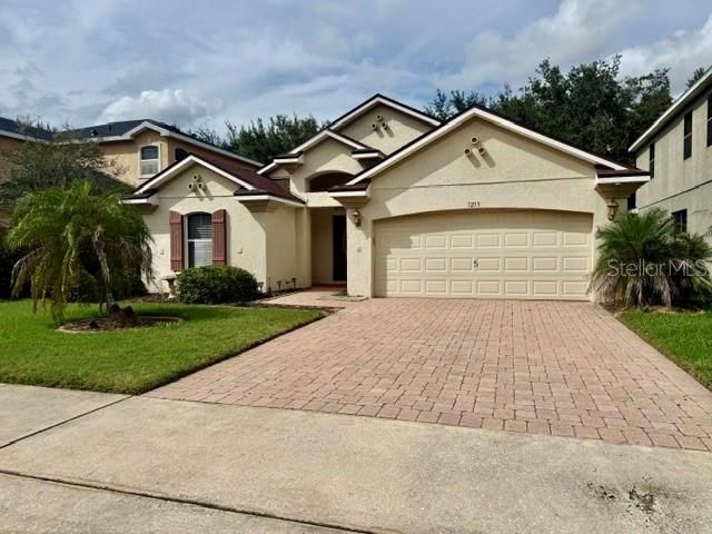 For Rent: $2,200 (3 beds, 2 baths, 1454 Square Feet)