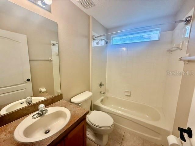 For Rent: $2,200 (3 beds, 2 baths, 1454 Square Feet)