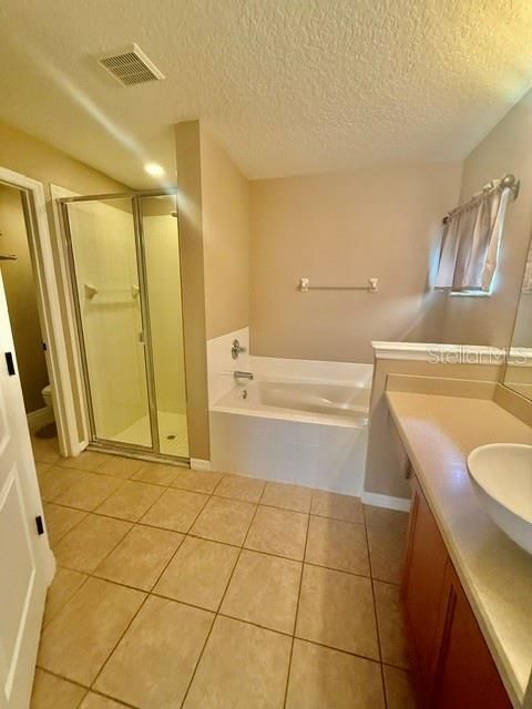 For Rent: $2,200 (3 beds, 2 baths, 1454 Square Feet)