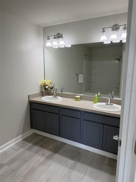 For Rent: $1,950 (3 beds, 2 baths, 1584 Square Feet)