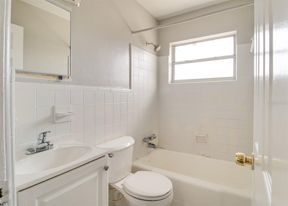 For Rent: $1,100 (2 beds, 1 baths, 628 Square Feet)