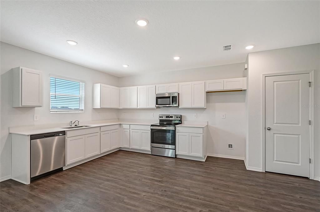 For Sale: $446,669 (4 beds, 2 baths, 1967 Square Feet)