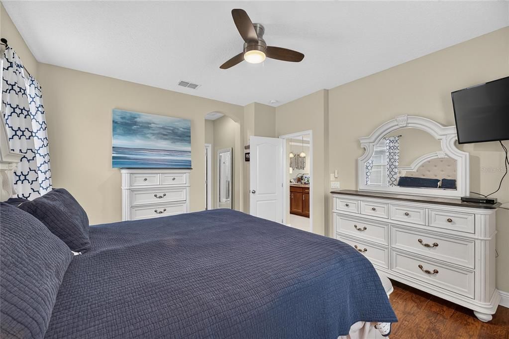 For Sale: $399,000 (3 beds, 2 baths, 1710 Square Feet)