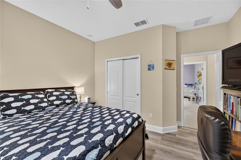 For Sale: $399,000 (3 beds, 2 baths, 1710 Square Feet)