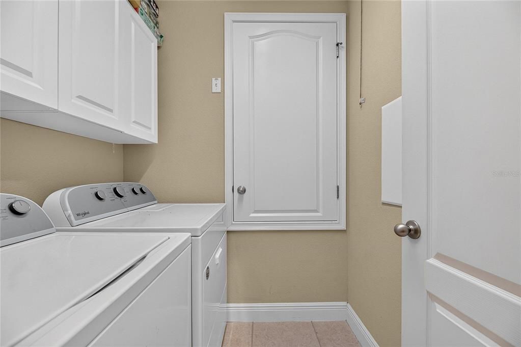For Sale: $399,000 (3 beds, 2 baths, 1710 Square Feet)