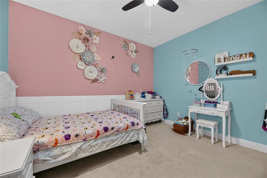 For Sale: $399,000 (3 beds, 2 baths, 1710 Square Feet)