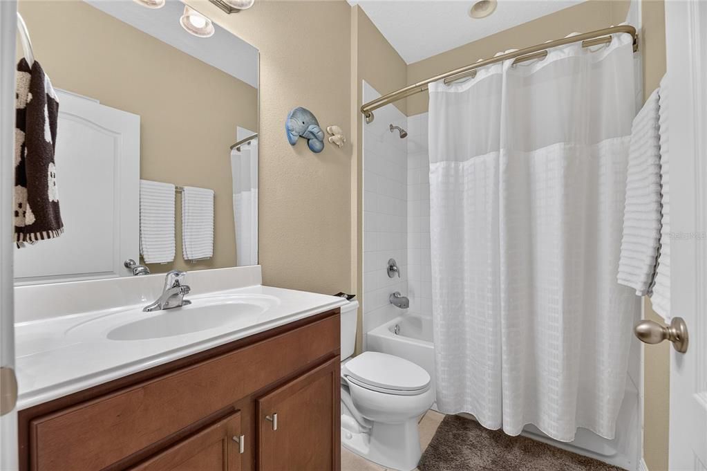 For Sale: $399,000 (3 beds, 2 baths, 1710 Square Feet)
