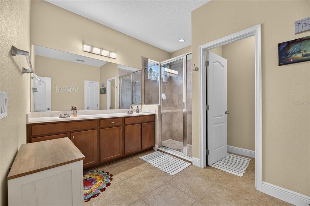 For Sale: $399,000 (3 beds, 2 baths, 1710 Square Feet)