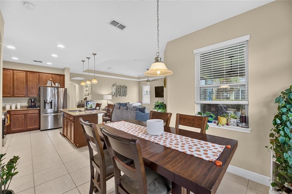 For Sale: $399,000 (3 beds, 2 baths, 1710 Square Feet)
