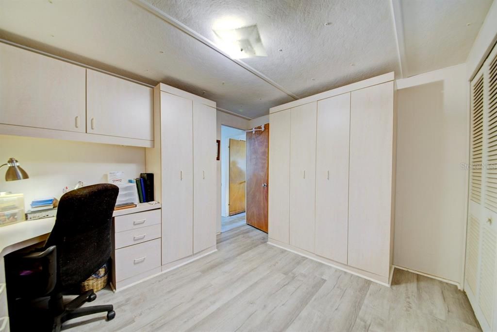 На продажу: $163,000 (2 спален, 1 ванн, 912 Квадратных фут)