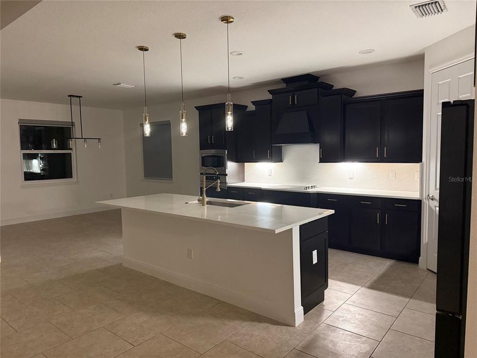 For Sale: $712,900 (4 beds, 3 baths, 2551 Square Feet)