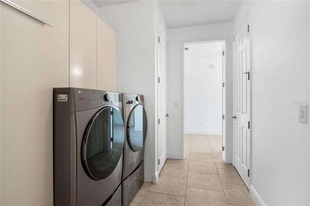 For Sale: $712,900 (4 beds, 3 baths, 2551 Square Feet)