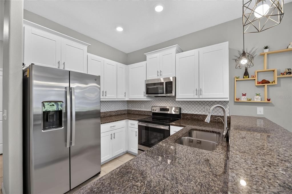 For Sale: $319,995 (3 beds, 2 baths, 1854 Square Feet)