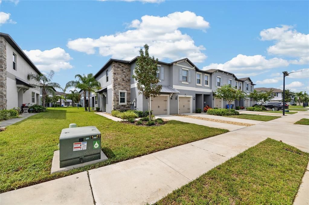 For Sale: $319,995 (3 beds, 2 baths, 1854 Square Feet)