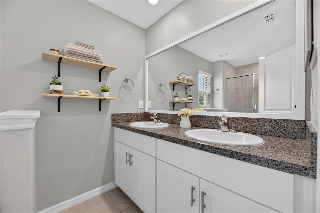 For Sale: $319,995 (3 beds, 2 baths, 1854 Square Feet)