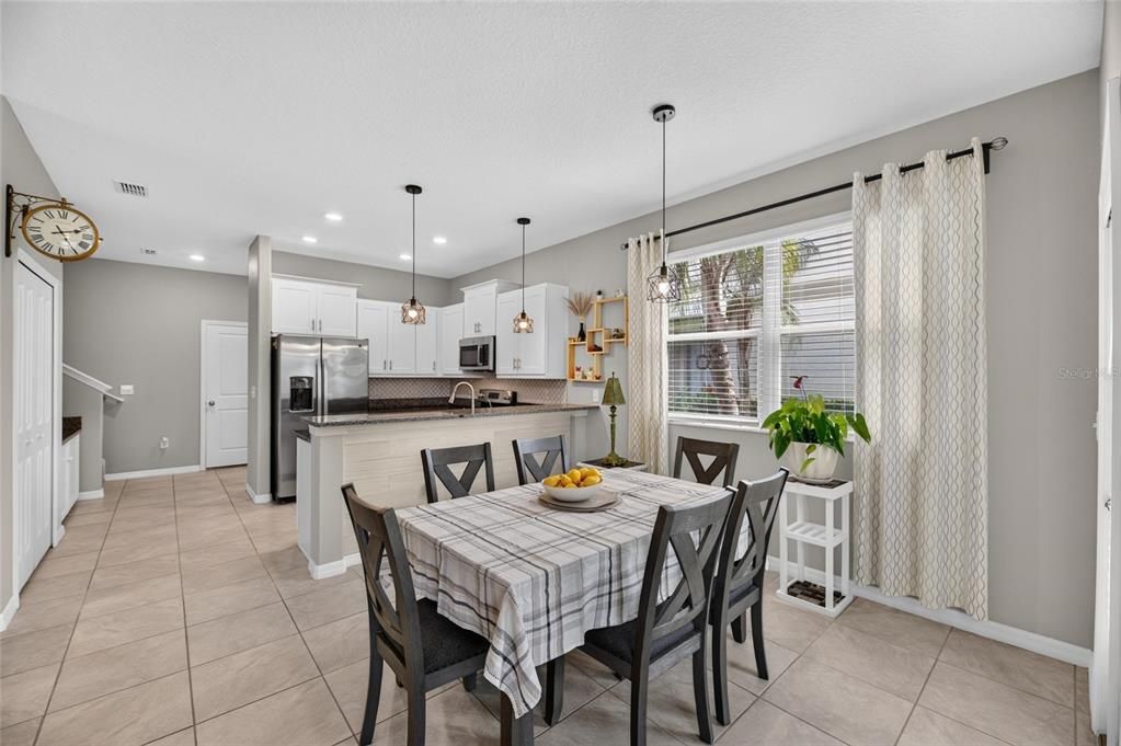 For Sale: $319,995 (3 beds, 2 baths, 1854 Square Feet)
