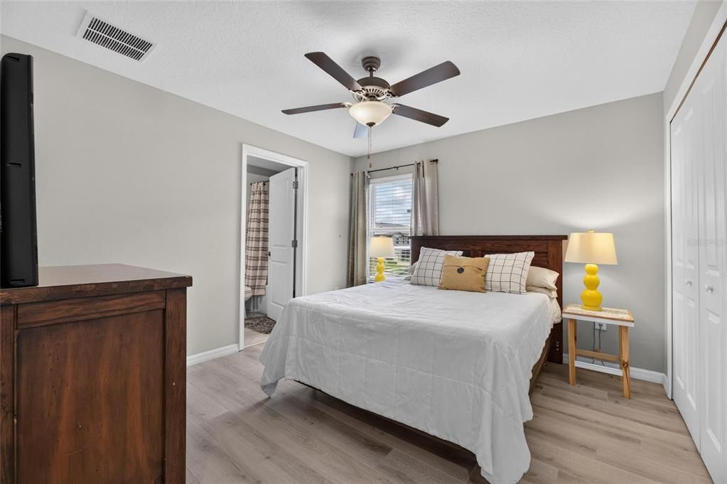 For Sale: $319,995 (3 beds, 2 baths, 1854 Square Feet)