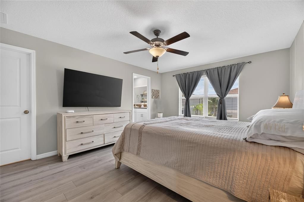 For Sale: $319,995 (3 beds, 2 baths, 1854 Square Feet)