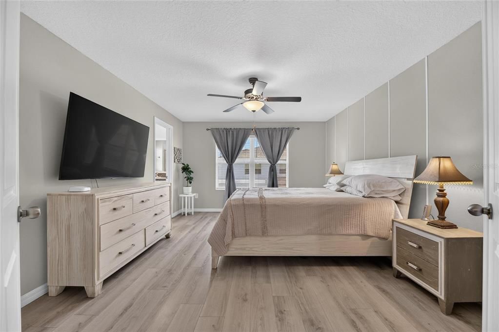 For Sale: $319,995 (3 beds, 2 baths, 1854 Square Feet)