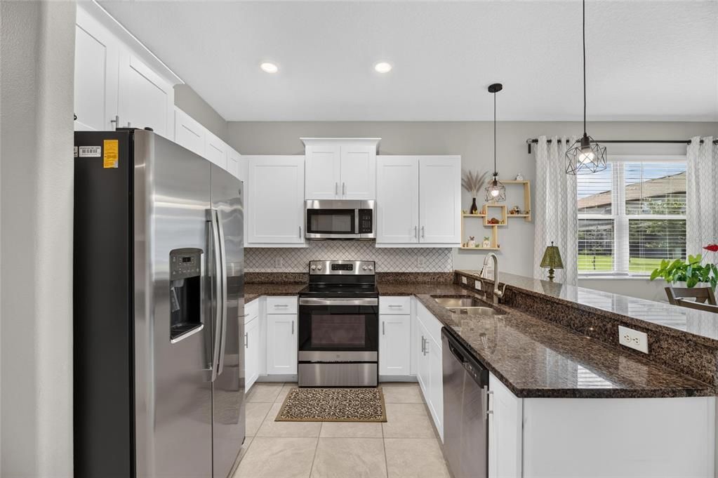 For Sale: $319,995 (3 beds, 2 baths, 1854 Square Feet)