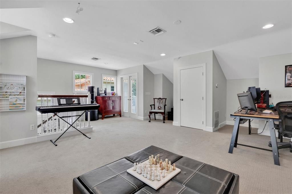 En Venta: $1,875,000 (5 camas, 4 baños, 4339 Pies cuadrados)