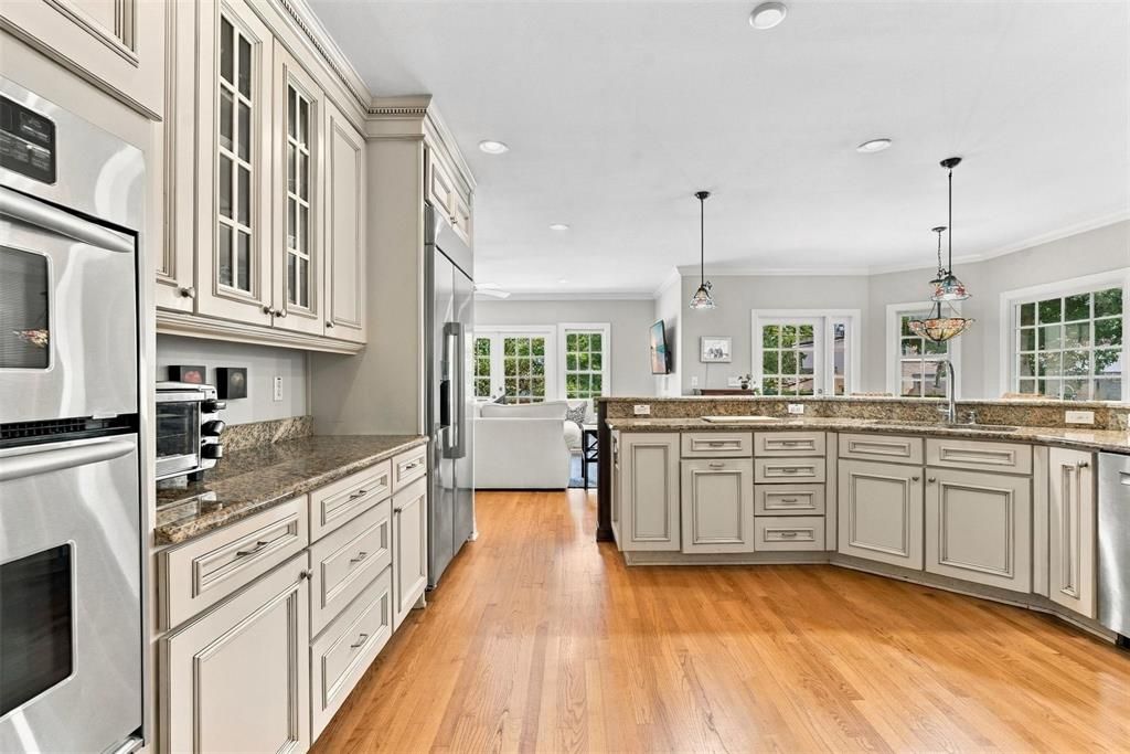 En Venta: $1,875,000 (5 camas, 4 baños, 4339 Pies cuadrados)