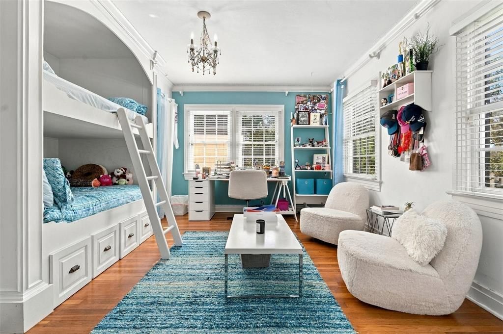 En Venta: $1,875,000 (5 camas, 4 baños, 4339 Pies cuadrados)