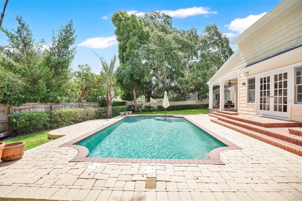 En Venta: $1,875,000 (5 camas, 4 baños, 4339 Pies cuadrados)