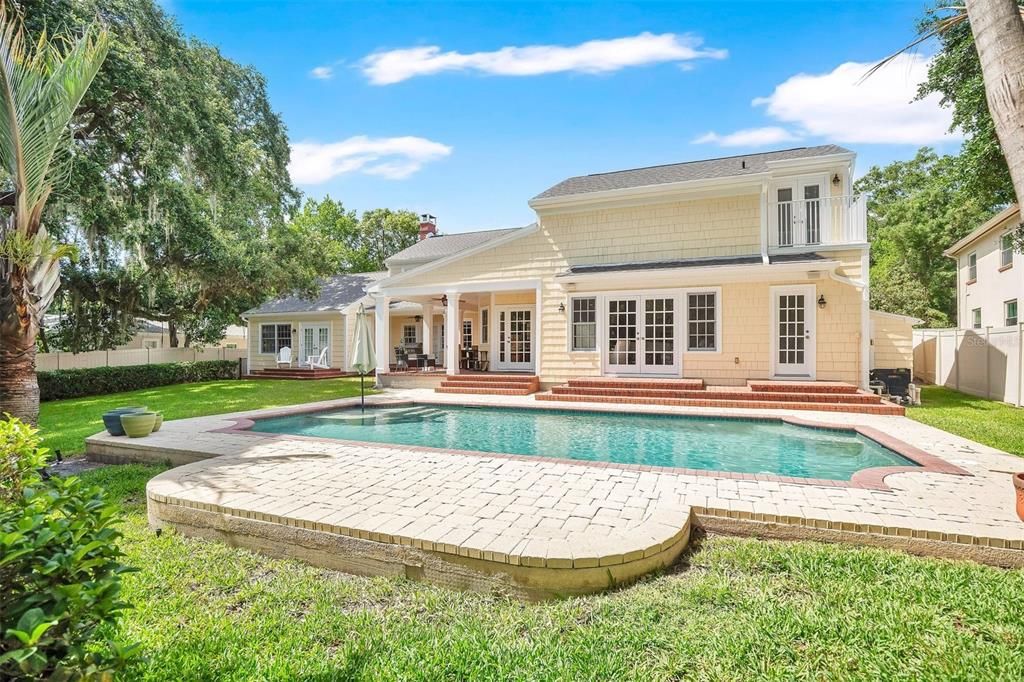 En Venta: $1,875,000 (5 camas, 4 baños, 4339 Pies cuadrados)