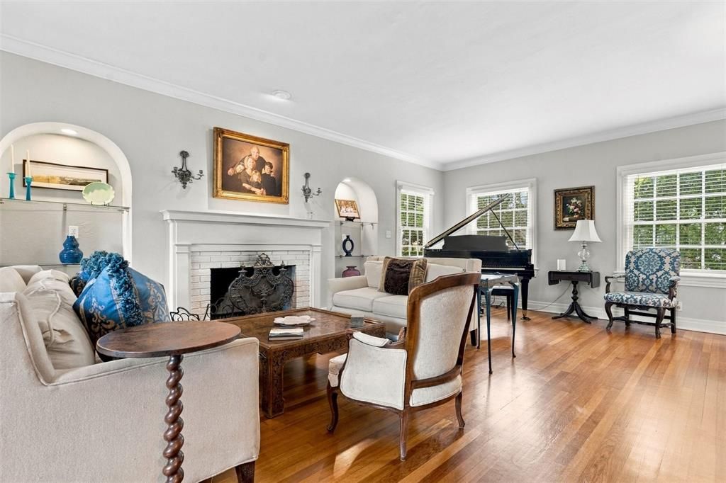 En Venta: $1,875,000 (5 camas, 4 baños, 4339 Pies cuadrados)