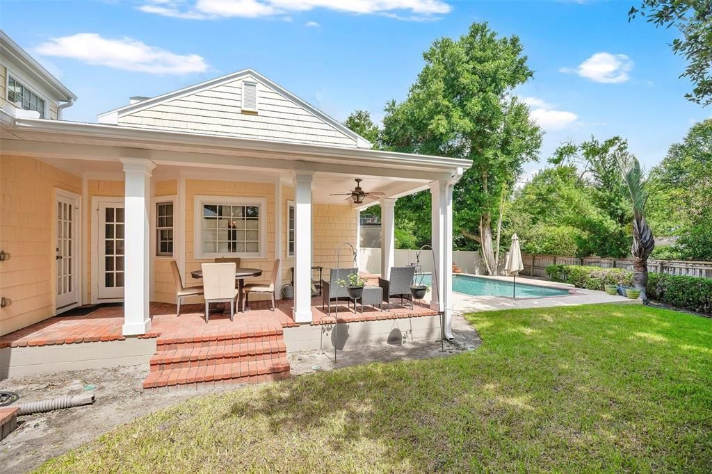En Venta: $1,875,000 (5 camas, 4 baños, 4339 Pies cuadrados)