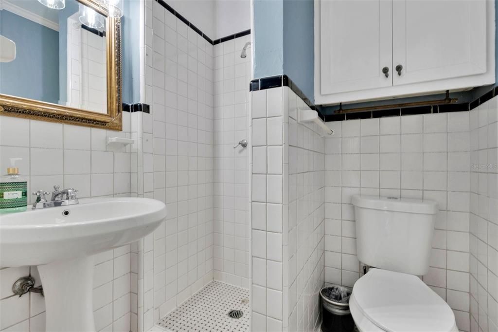 En Venta: $1,875,000 (5 camas, 4 baños, 4339 Pies cuadrados)
