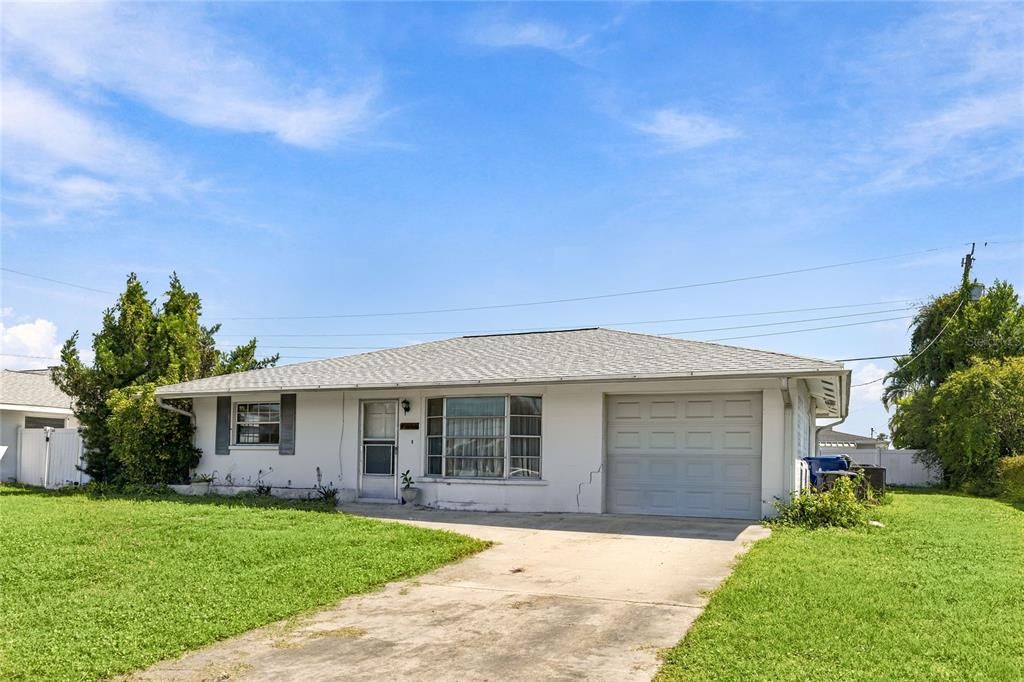For Sale: $169,900 (2 beds, 1 baths, 986 Square Feet)