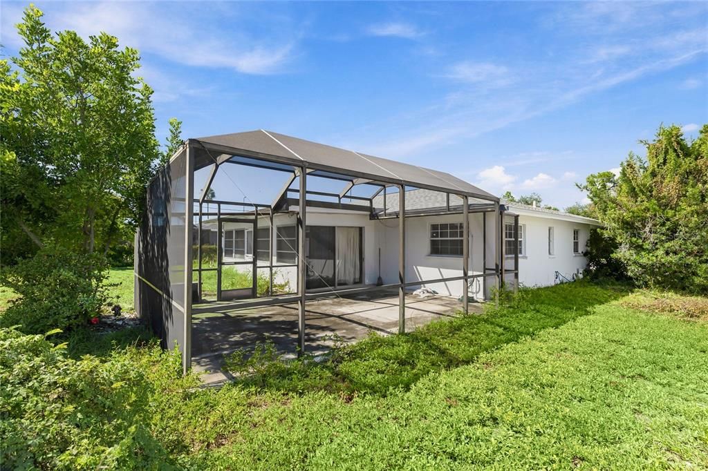 For Sale: $169,900 (2 beds, 1 baths, 986 Square Feet)