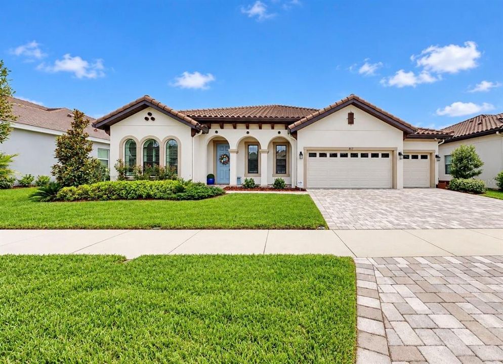 For Sale: $799,000 (4 beds, 3 baths, 3189 Square Feet)