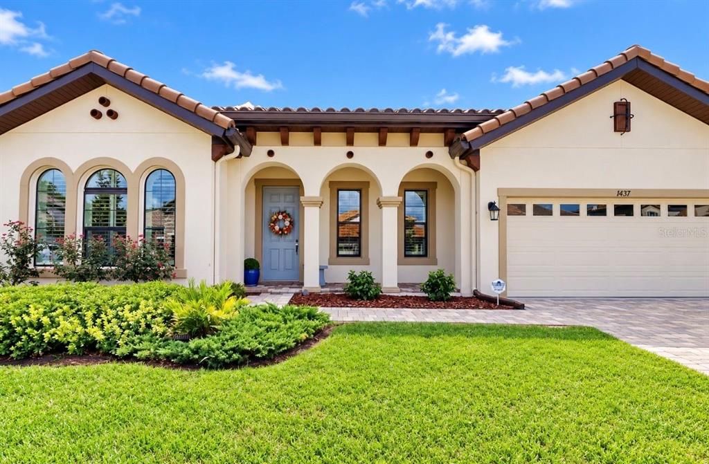 For Sale: $799,000 (4 beds, 3 baths, 3189 Square Feet)