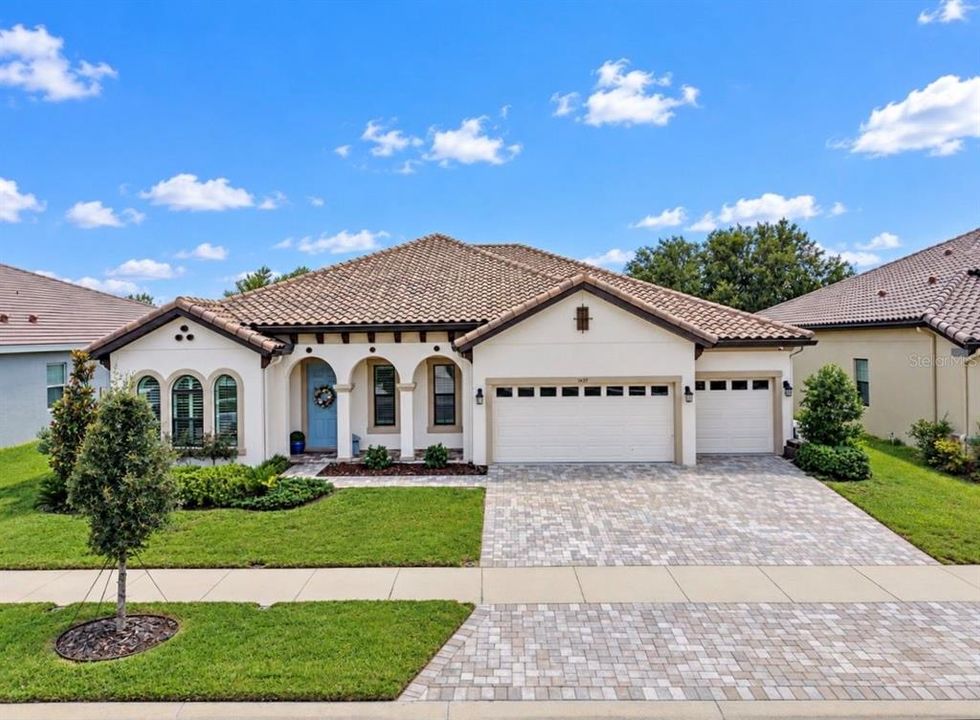 For Sale: $799,000 (4 beds, 3 baths, 3189 Square Feet)