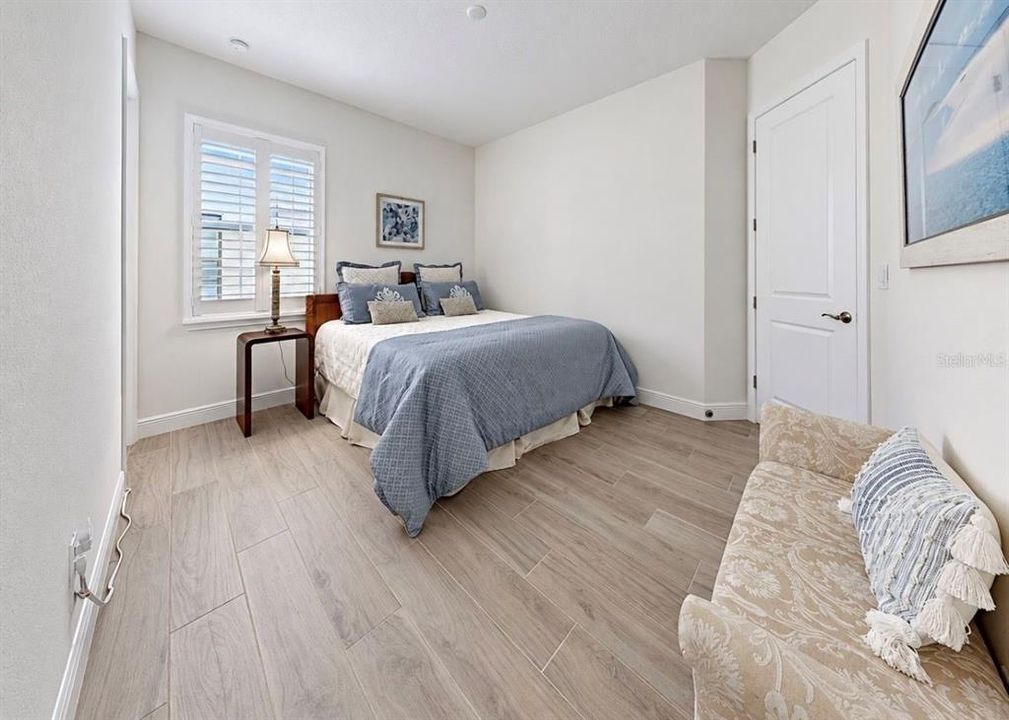 For Sale: $799,000 (4 beds, 3 baths, 3189 Square Feet)